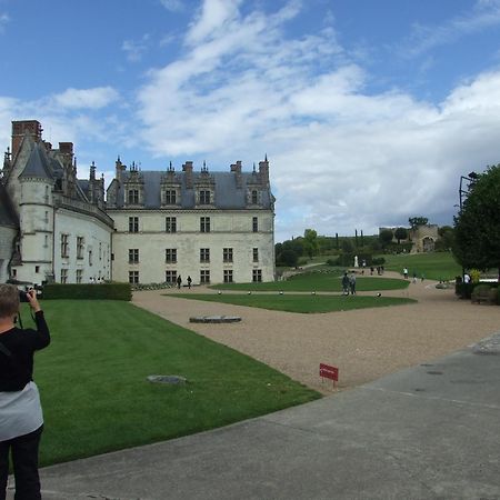 Gite-Civray-De-Touraine Troglo De Denise Exterior photo
